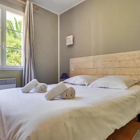 3 Bedroom Awesome Home In Saint-Georges-D'Oleron Casa de Férias