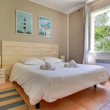 펜션 3 Bedroom Awesome Home In Saint-Georges-D'Oleron 생-조르주-돌레롱