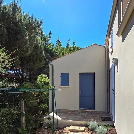 3 Bedroom Awesome Home In Saint-Georges-D'Oleron 생-조르주-돌레롱